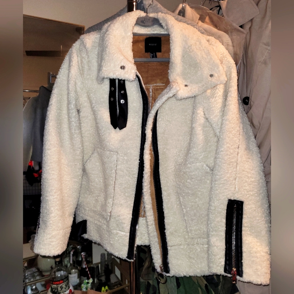 New Forever 21 Faux Sheepskin Jacket. Black details. size large
